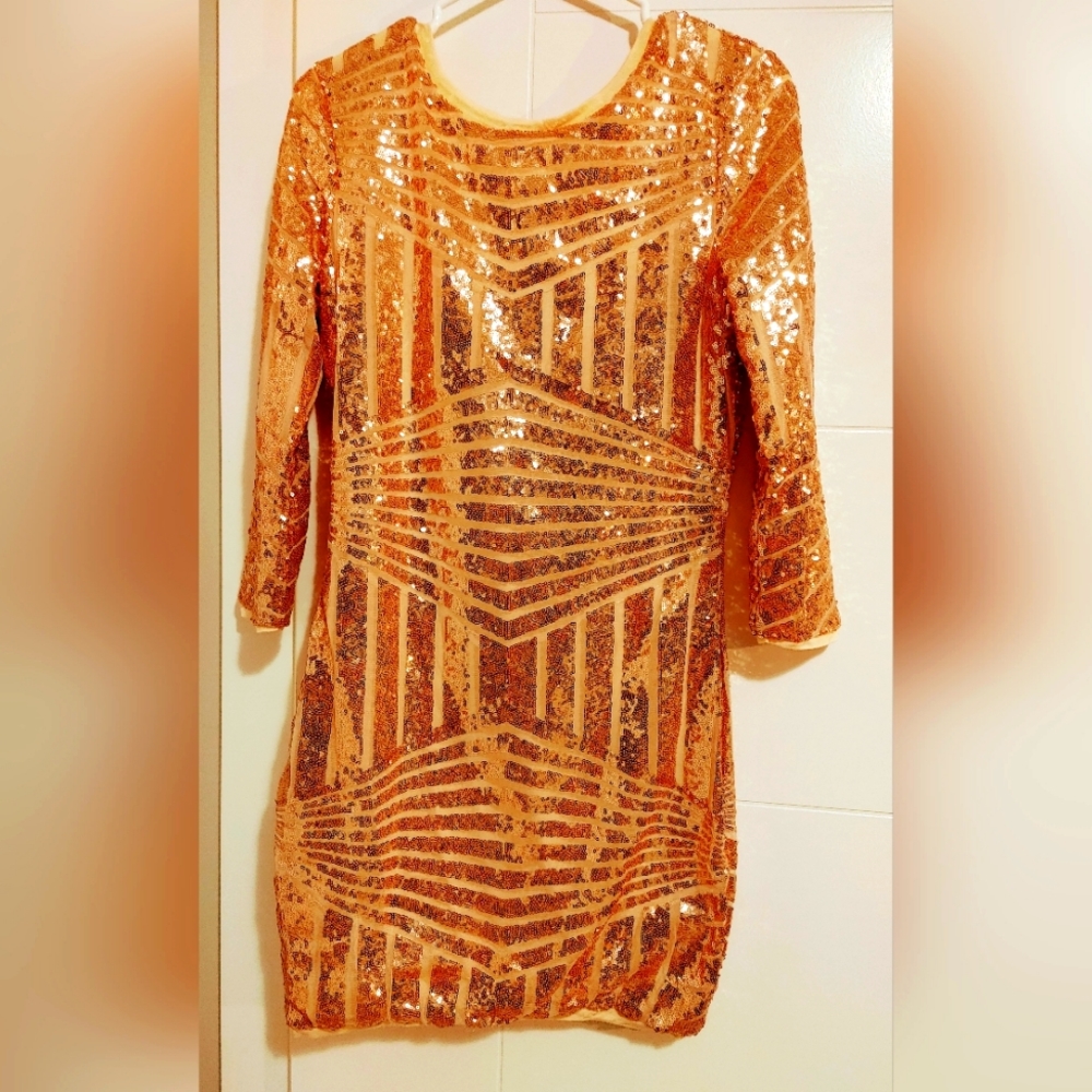 Party dress with head turning gold sequins size S